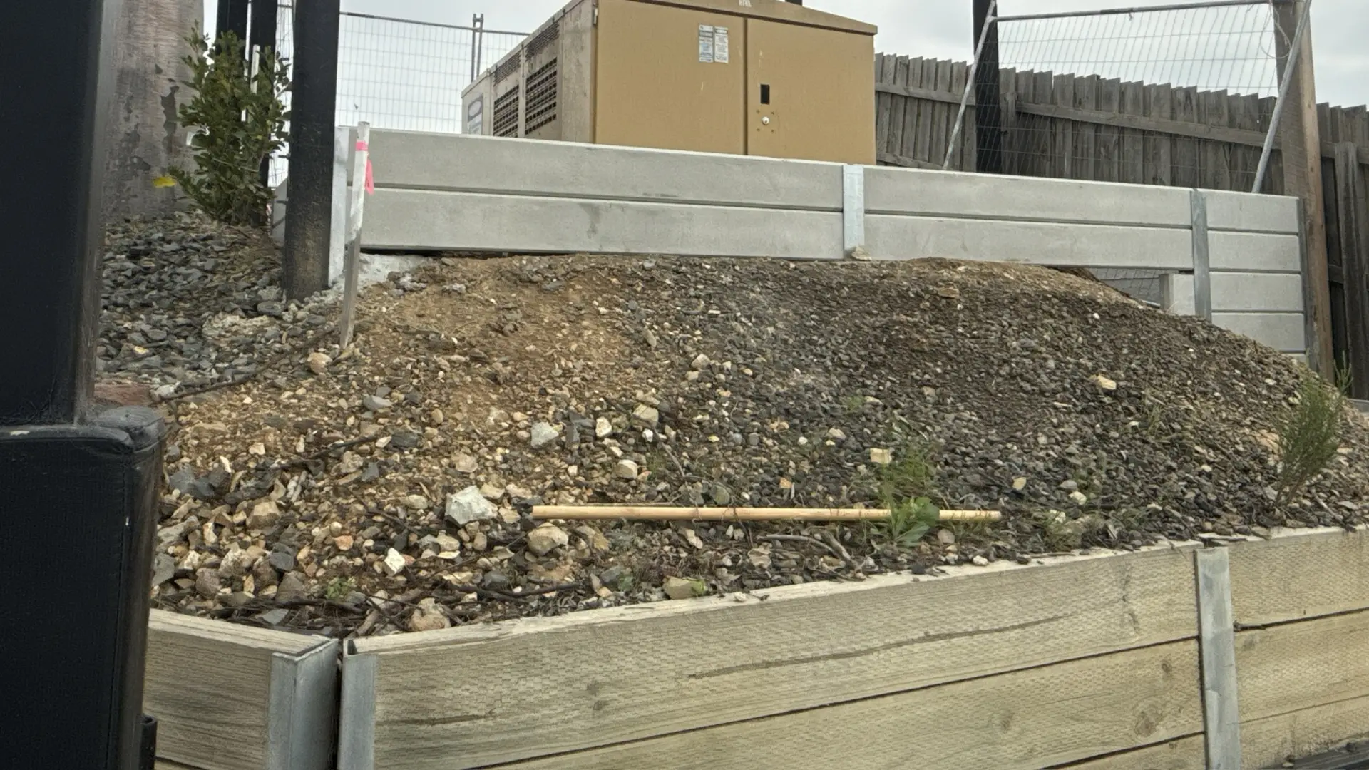 Retaining wall with Colorbond fence in Diamond Creek, VIC